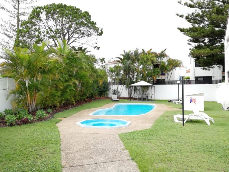 Unit 15 / 2-34 Karbunya St (VILLAS MERMAID), Mermaid Waters QLD 4218