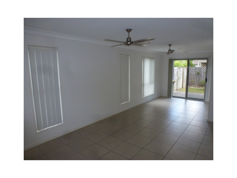 86 Carselgrove Ave, Fitzgibbon QLD 4018