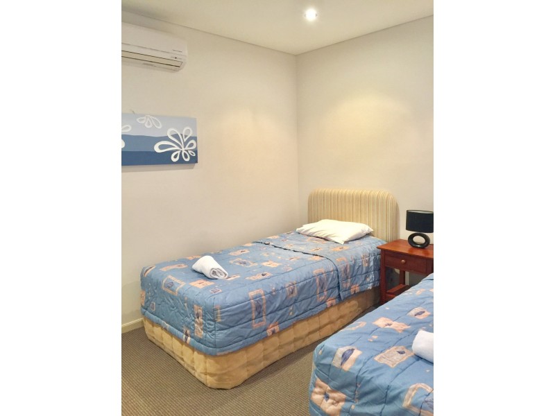 1006 18 CYPRESS AVE, Surfers Paradise QLD 4217