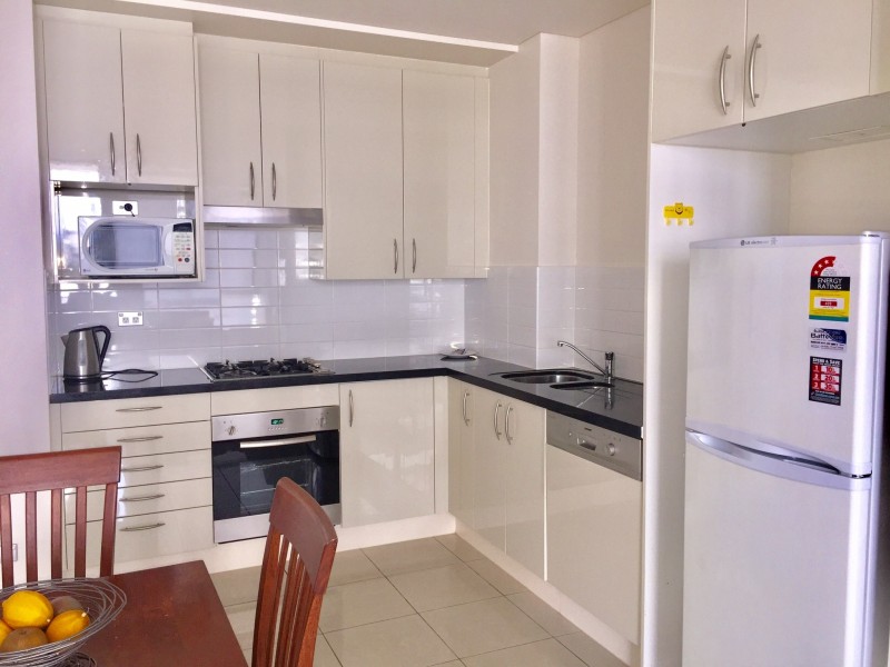 1006 18 CYPRESS AVE, Surfers Paradise QLD 4217