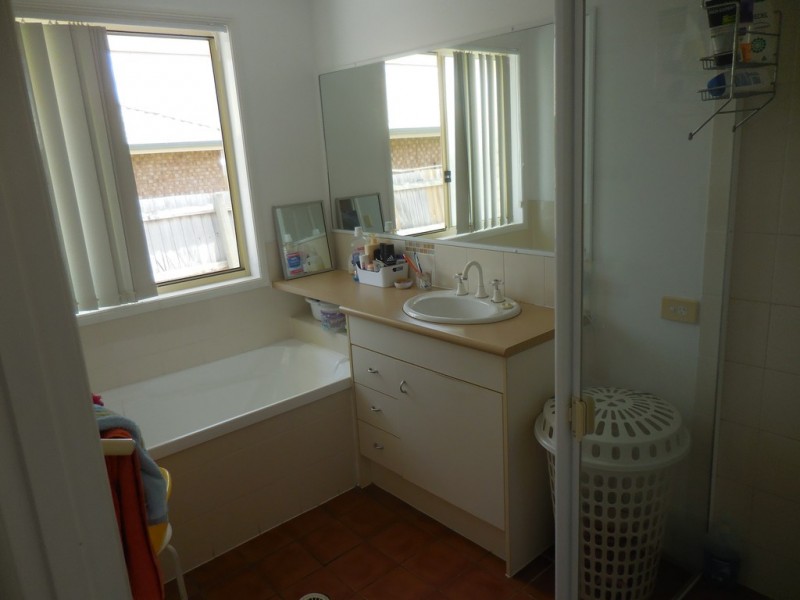 28 Banksia Drive, Raceview QLD 4305