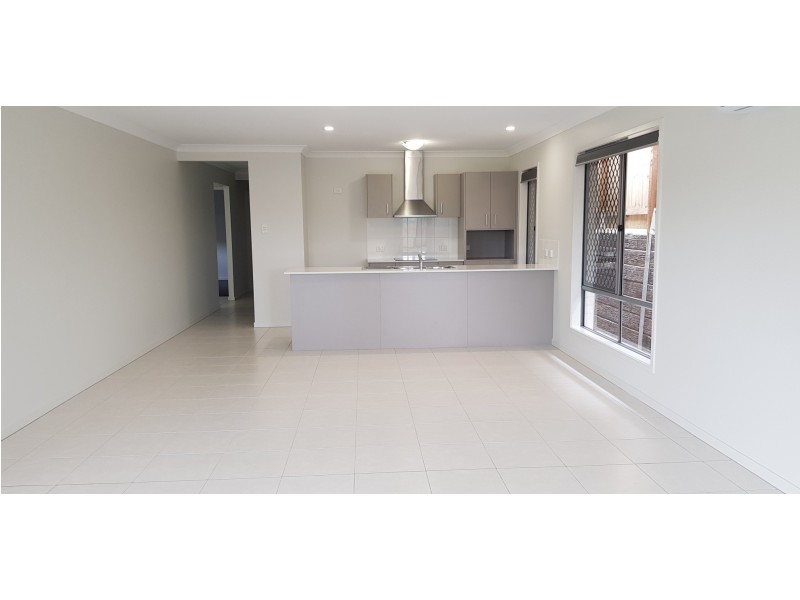 98 Alesana Street, Bellbird Park QLD 4300