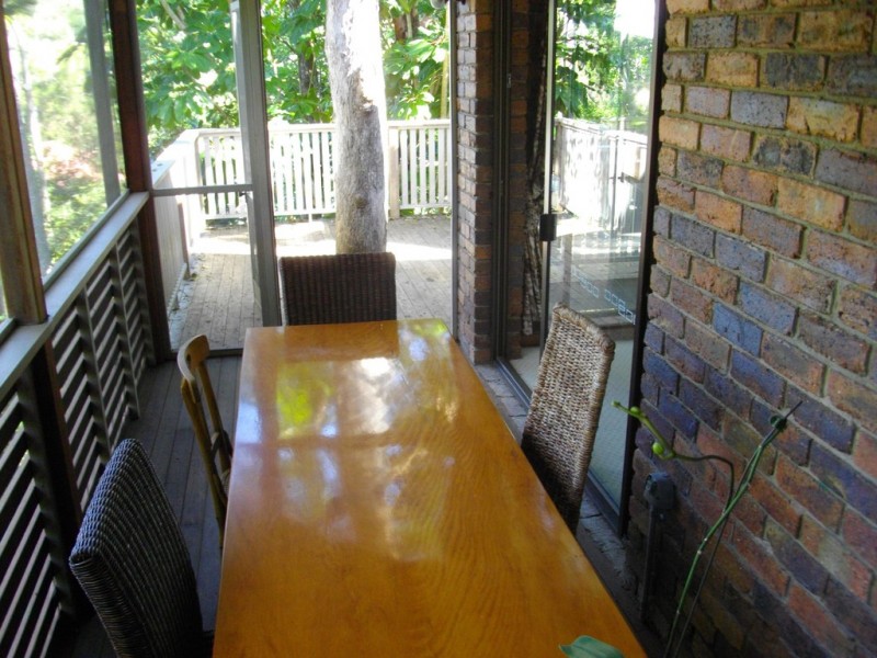 11 Dulhunty St, Chapel Hill QLD 4069