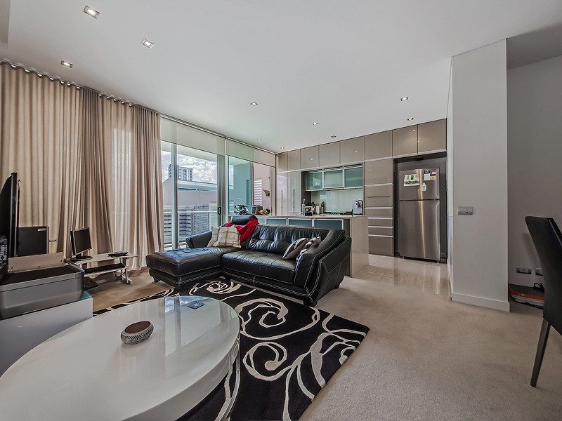 42/205 Coronation Drive, Milton QLD 4064