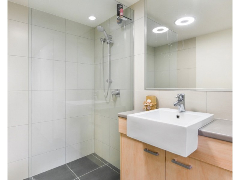 100/57 Grand Parade, Kawana Island QLD 4575