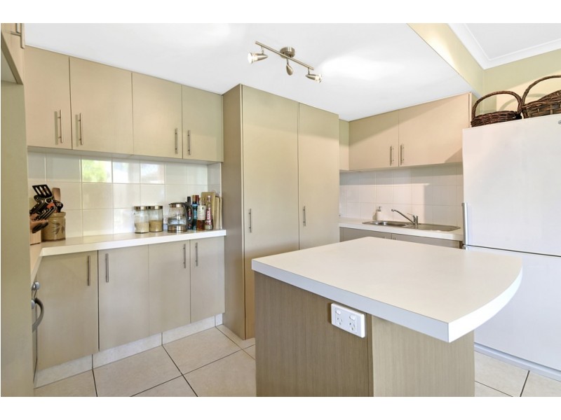 4/98-100 Petrel Ave, Mermaid Beach QLD 4218