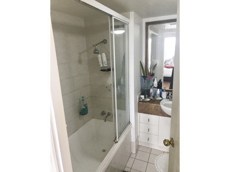 1048/2633 Gold Coast Highway, Broadbeach QLD 4218