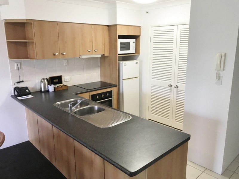2024/2633 Gold Coast Highway, Broadbeach QLD 4218