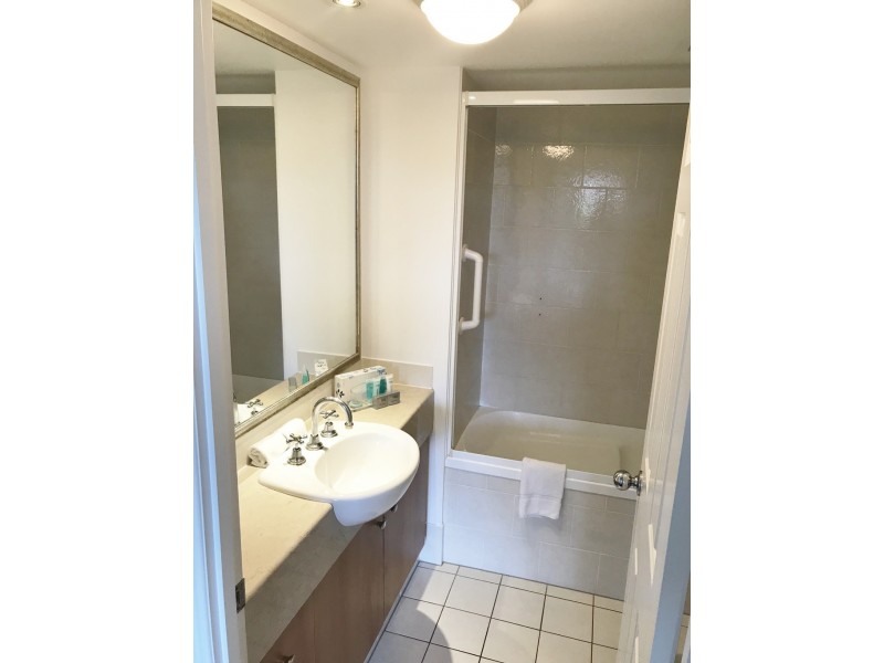 2024/2633 Gold Coast Highway, Broadbeach QLD 4218