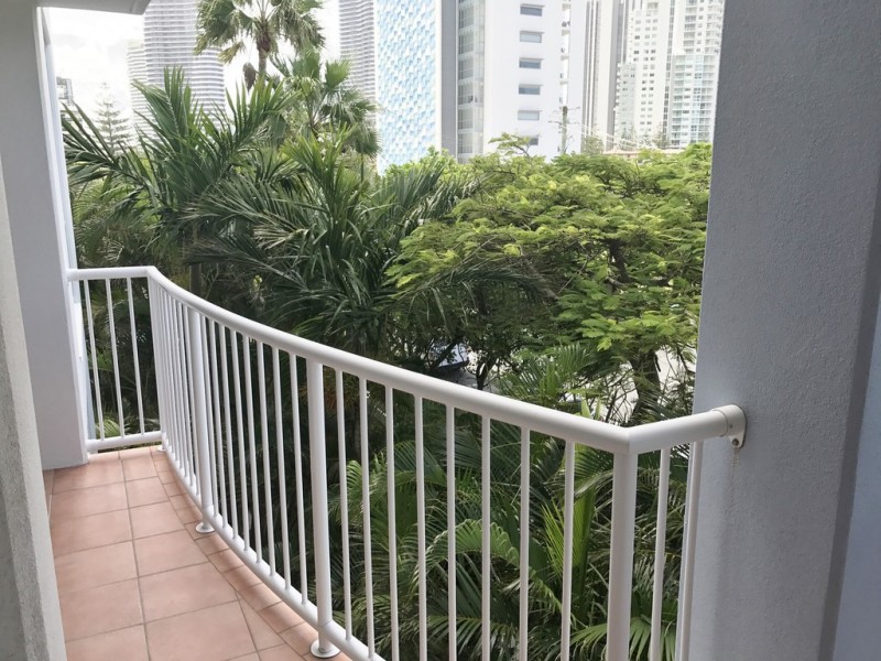 2024/2633 Gold Coast Highway, Broadbeach QLD 4218
