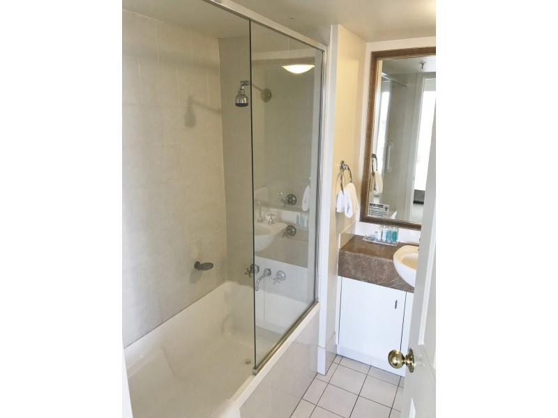 1097/2633 Gold Coast Highway, Broadbeach QLD 4218