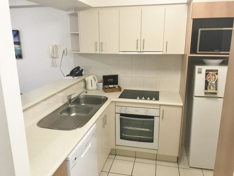 1024/2623 Gold Coast Highway, Broadbeach QLD 4218