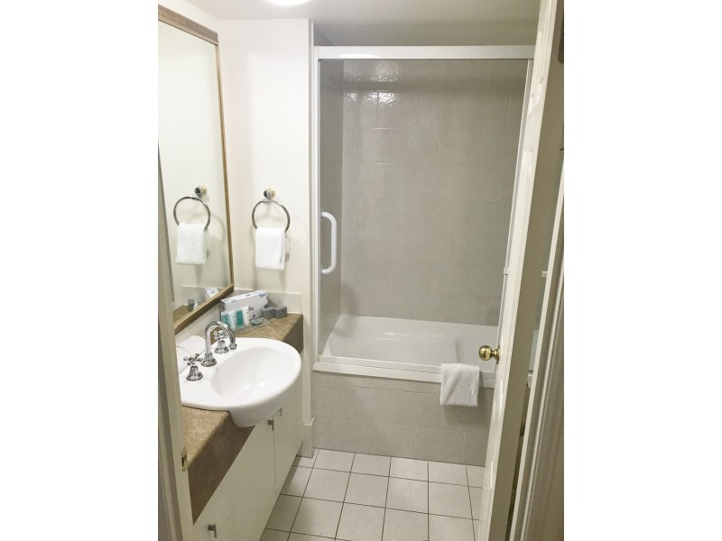 1024/2623 Gold Coast Highway, Broadbeach QLD 4218