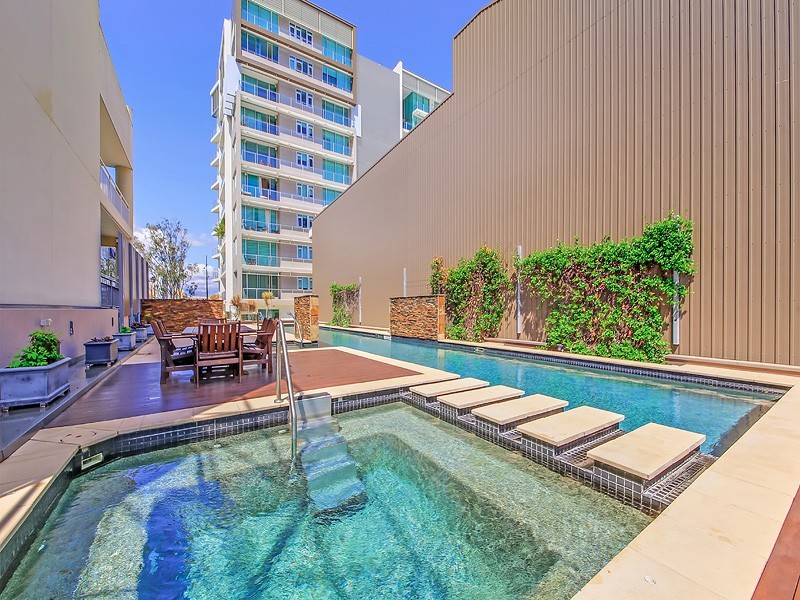 36/205 Coronation Drive, Milton QLD 4064