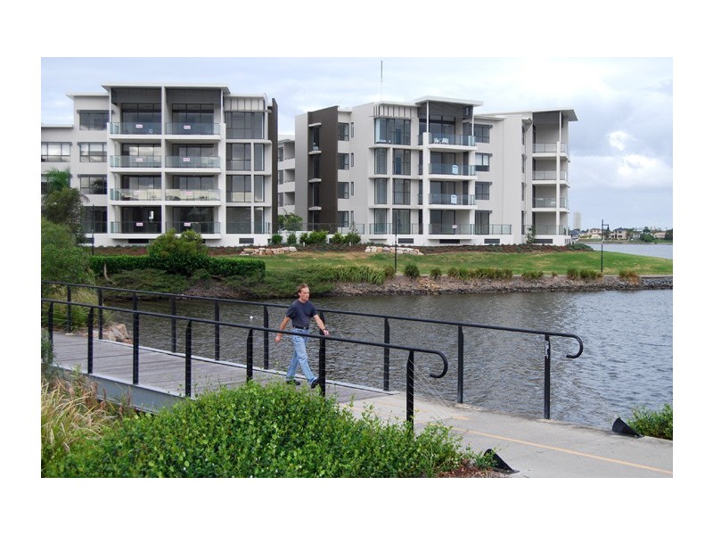 33/9 Moores Crescent, Varsity Lakes QLD 4227