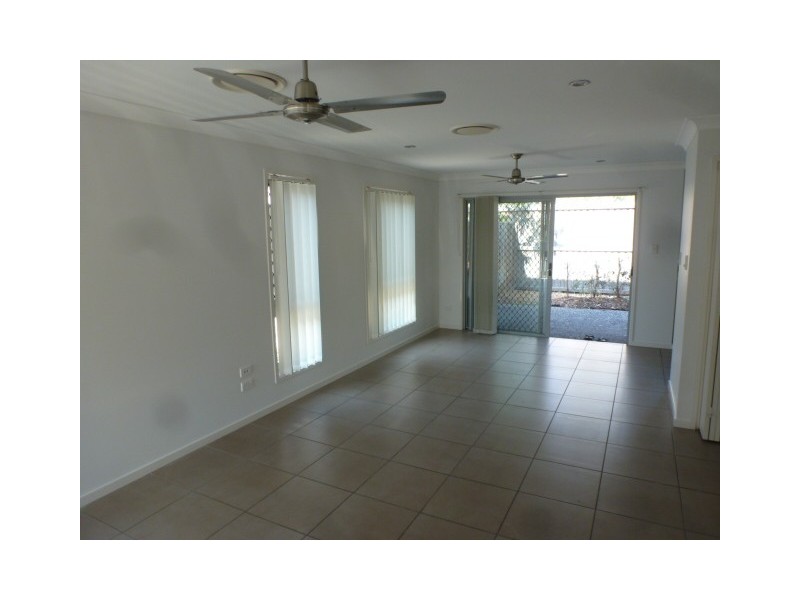 86 Carselgrove Ave, Fitzgibbon QLD 4018
