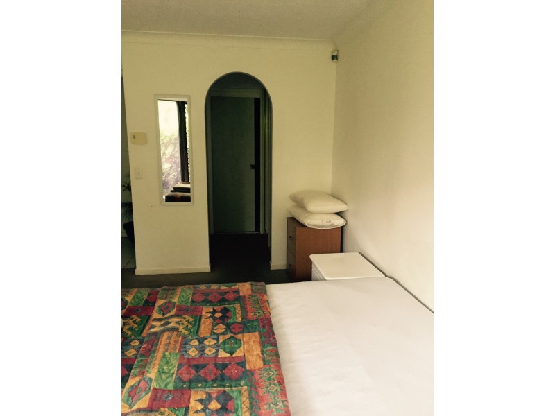 3/5-25 Enderley Ave, Surfers Paradise QLD 4217