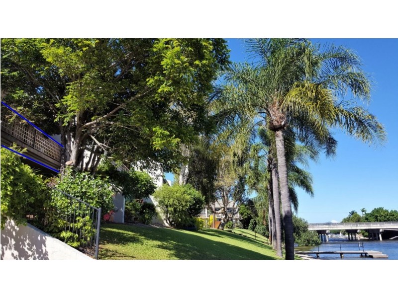 111 Markeri Street, Mermaid Waters QLD 4218