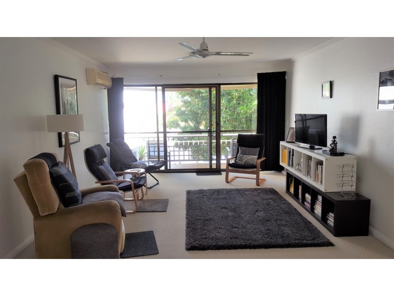 111 Markeri Street, Mermaid Waters QLD 4218