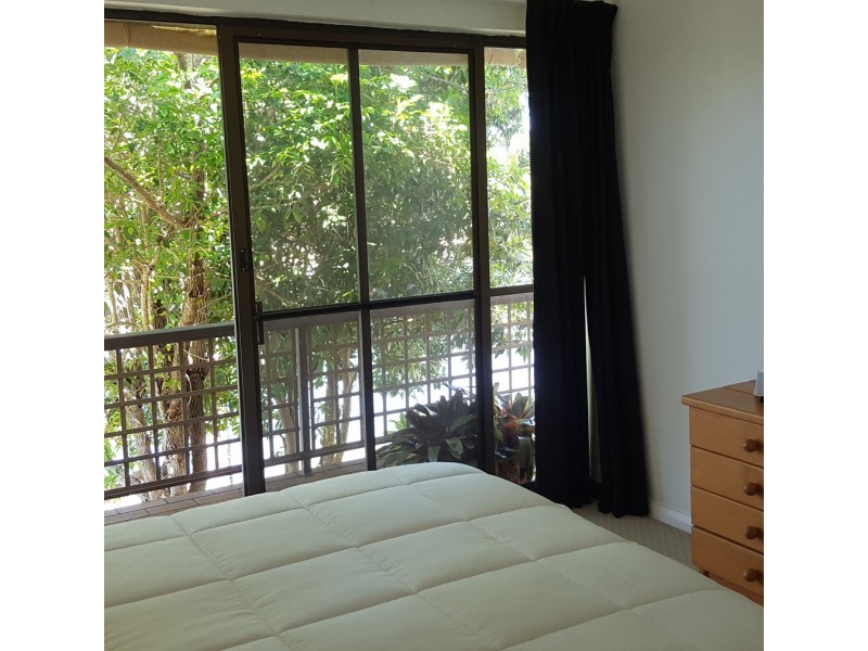 111 Markeri Street, Mermaid Waters QLD 4218