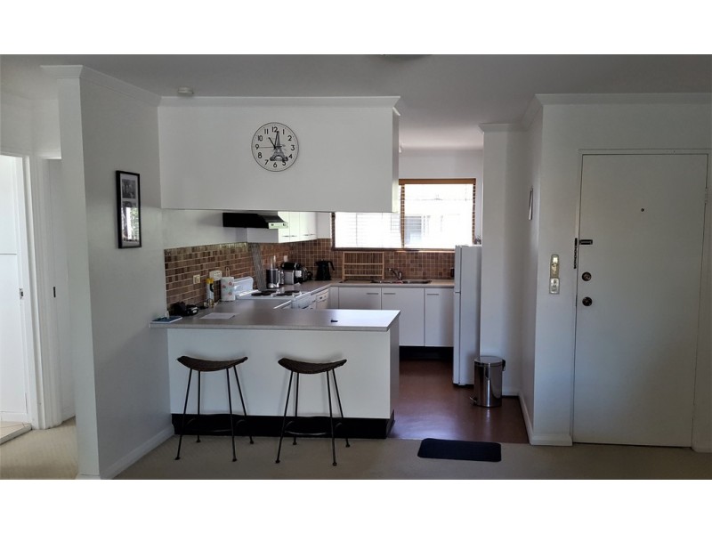 111 Markeri Street, Mermaid Waters QLD 4218