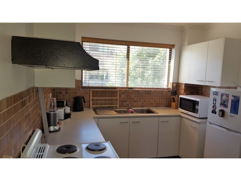 111 Markeri Street, Mermaid Waters QLD 4218