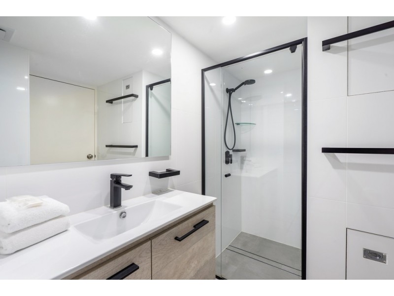 5/2 Seventeenth Ave, Palm Beach QLD 4221