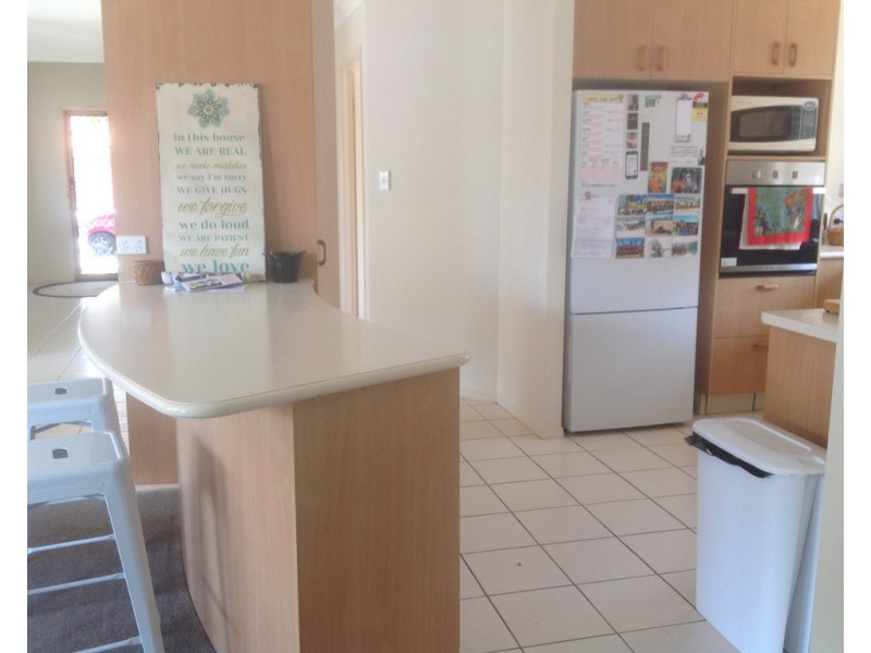 16 Daryl Drive, Varsity Lakes QLD 4227