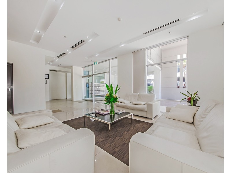 205 Coronation Drive, Milton QLD 4064