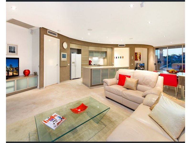 205 Coronation Drive, Milton QLD 4064