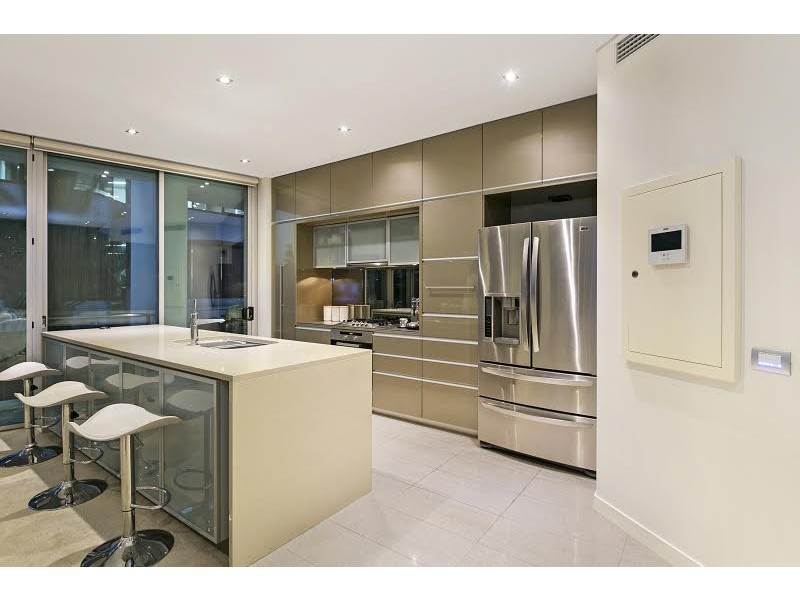 205 Coronation Drive, Milton QLD 4064