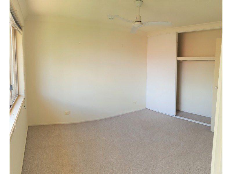 272 Oxley Dr, Runaway Bay QLD 4216