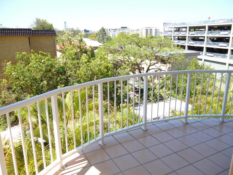 38 Lissner St, Toowong QLD 4066