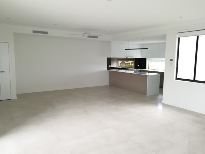 37 Park Cove Boulevard, Hope Island QLD 4212