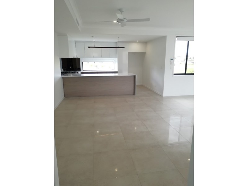 37 Park Cove Boulevard, Hope Island QLD 4212