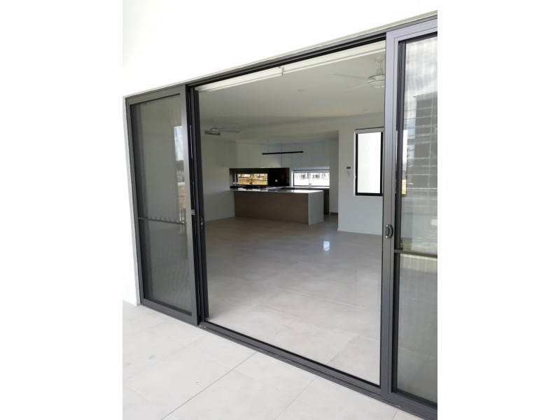 37 Park Cove Boulevard, Hope Island QLD 4212