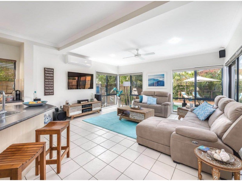 10 Majorica Crescent, Varsity Lakes QLD 4227