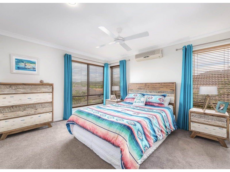 10 Majorica Crescent, Varsity Lakes QLD 4227