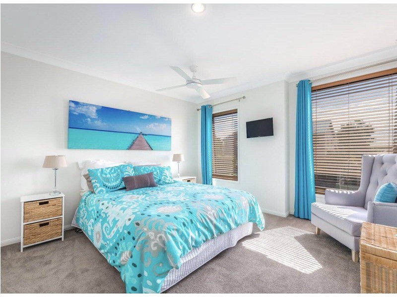 10 Majorica Crescent, Varsity Lakes QLD 4227