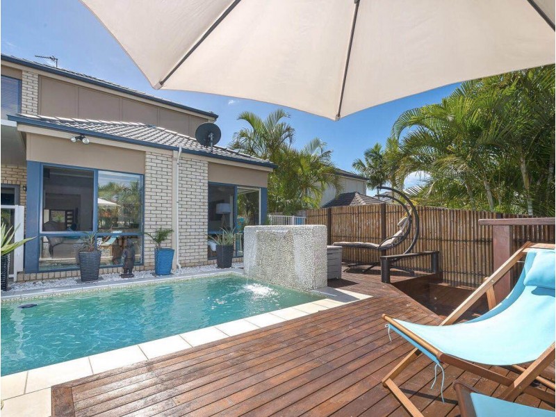 10 Majorica Crescent, Varsity Lakes QLD 4227