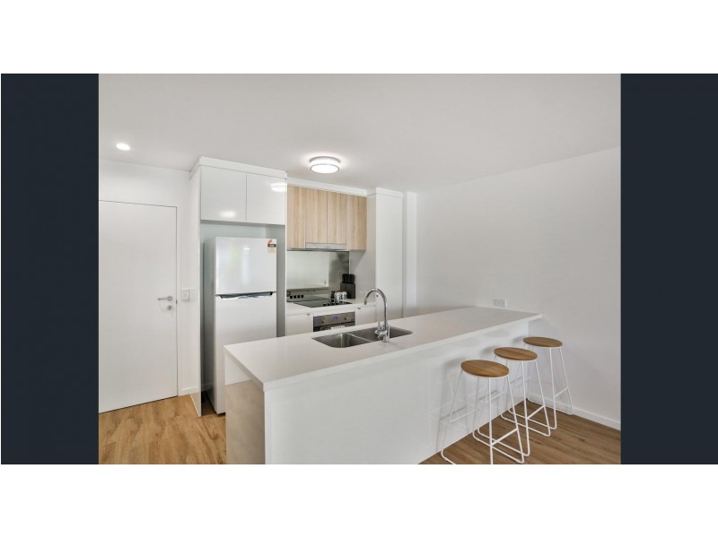 4F/65 Varsity Parade, Varsity Lakes QLD 4227