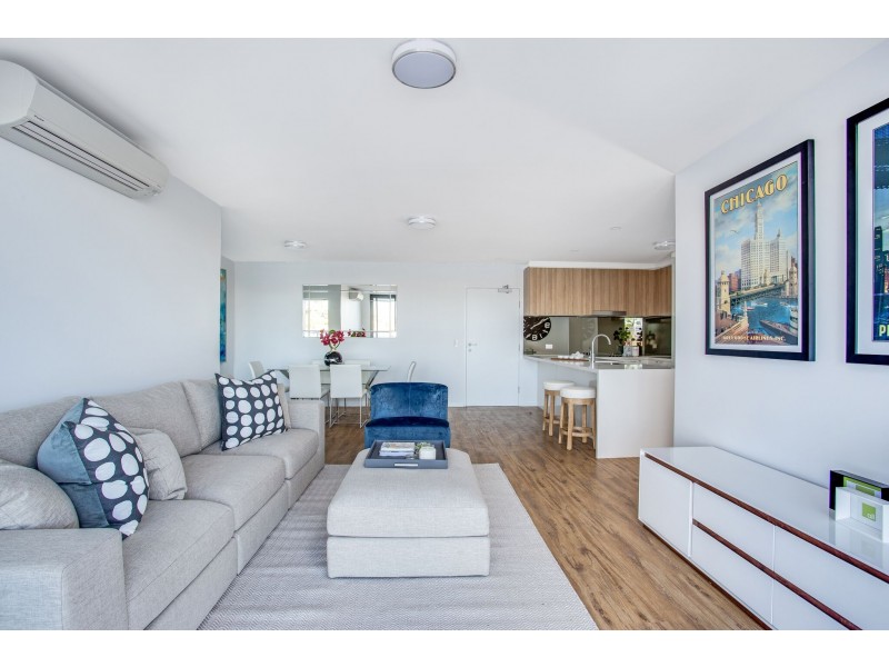 4F/65 Varsity Parade, Varsity Lakes QLD 4227