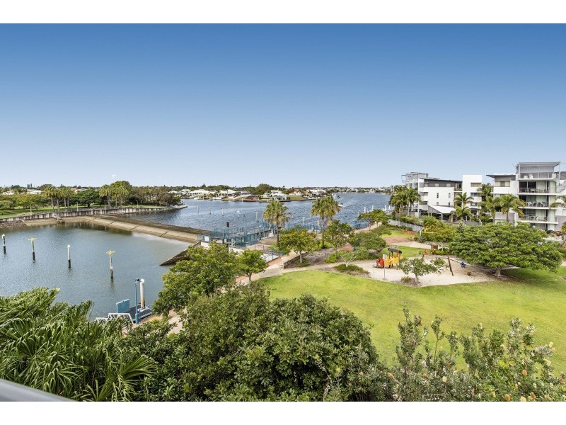 90/57 Grand Parade, Kawana Island QLD 4575