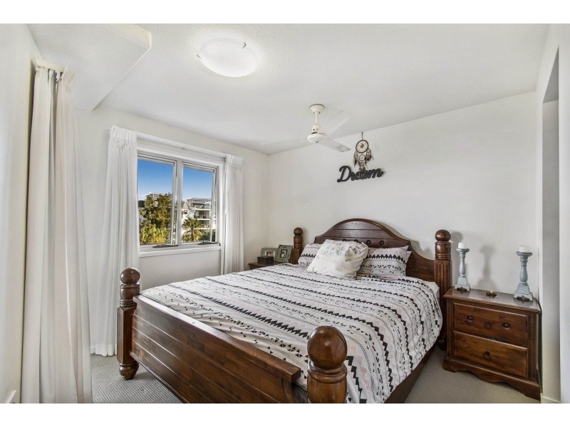 90/57 Grand Parade, Kawana Island QLD 4575