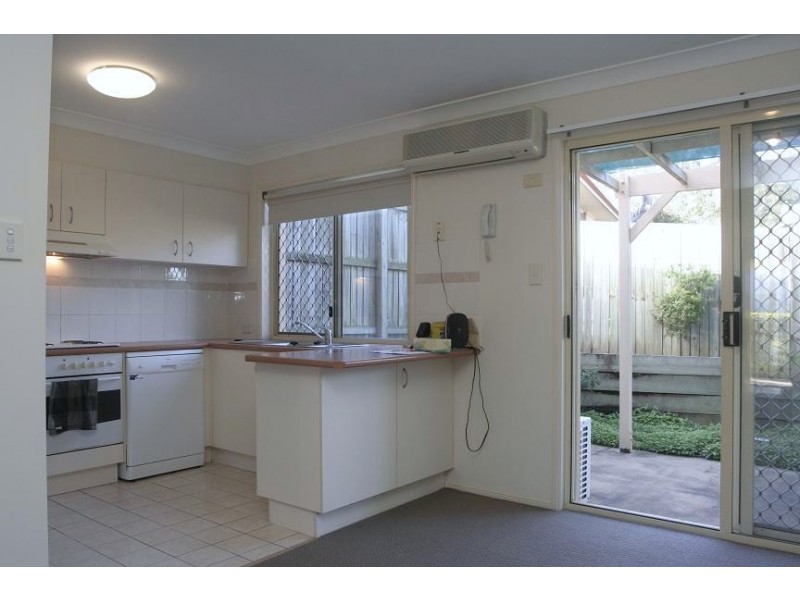 2/10 Chapman Place, Oxley QLD 4075