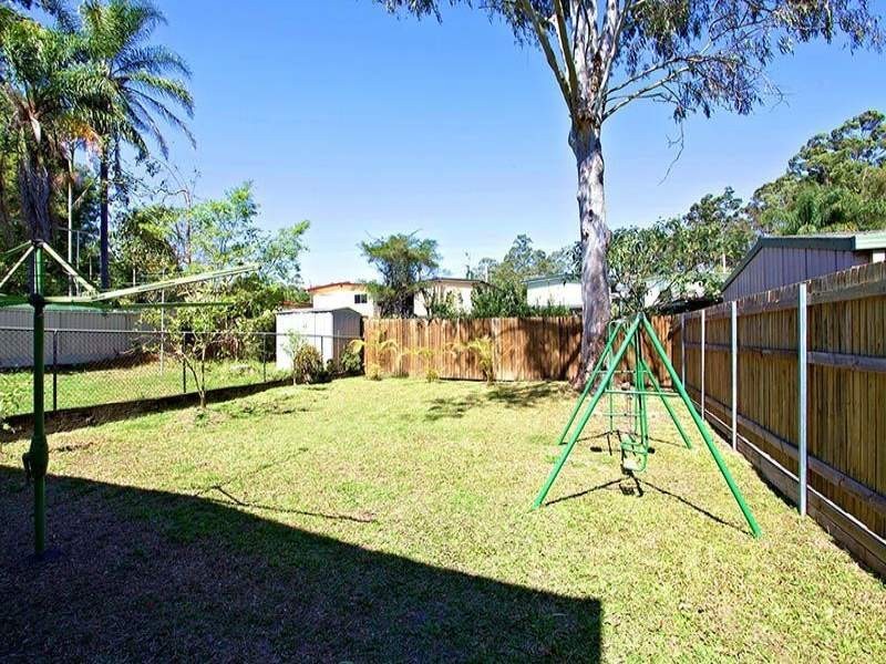 66 Dobbs st, Holland Park West QLD 4121