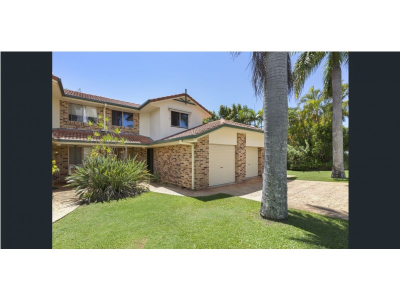 272 Oxley Dr, Runaway Bay QLD 4216