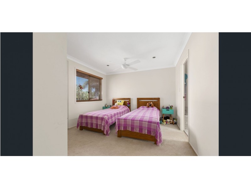 272 Oxley Dr, Runaway Bay QLD 4216