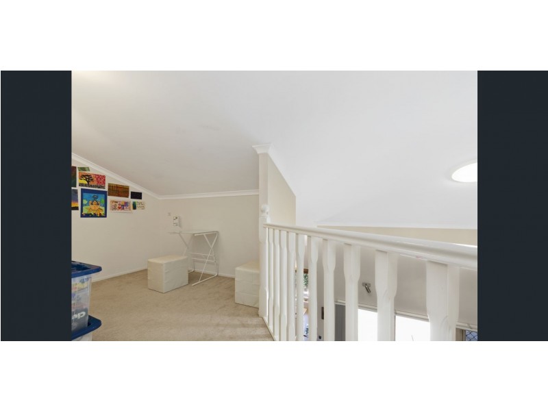 272 Oxley Dr, Runaway Bay QLD 4216