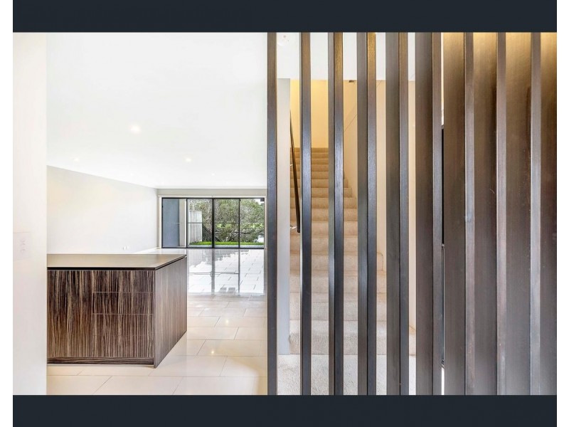 154 North Hill Drive, Robina QLD 4226